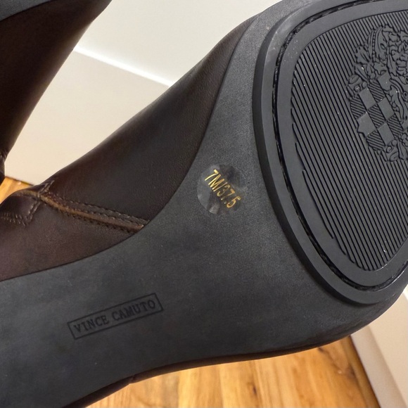 NEW Vince Camuto Brigitte Knee High Leather Boots Dark Brown Sz 7, Stiletto Heel - Picture 8 of 9